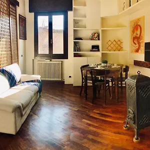 Dame 4 Apartment